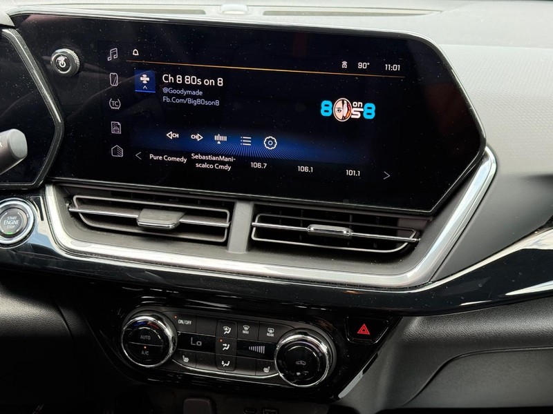 Chevrolet Trax Vehicle Full-screen Gallery Image 16