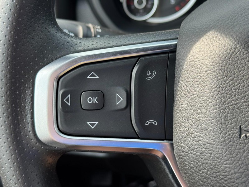 Ram 3500 Vehicle Full-screen Gallery Image 14