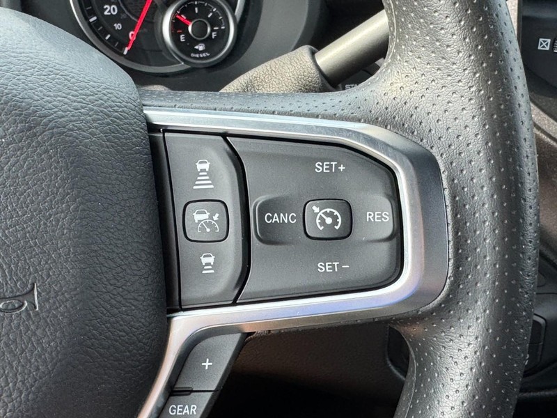 Ram 3500 Vehicle Full-screen Gallery Image 15