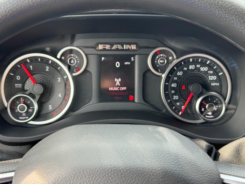 Ram 3500 Vehicle Full-screen Gallery Image 16