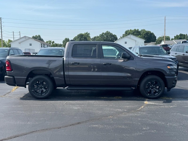 Ram 1500 Vehicle Full-screen Gallery Image 2