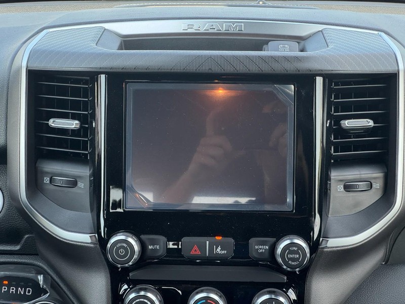 Ram 1500 Vehicle Full-screen Gallery Image 8