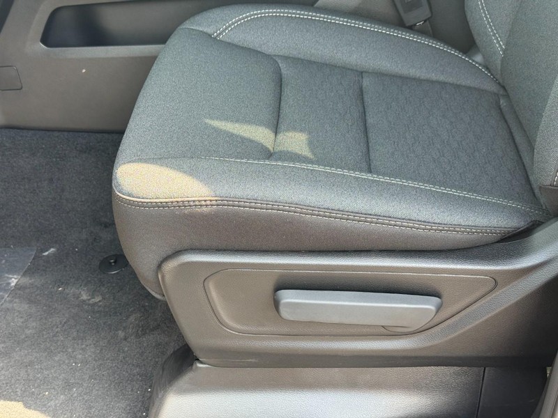 Ram 1500 Vehicle Full-screen Gallery Image 11