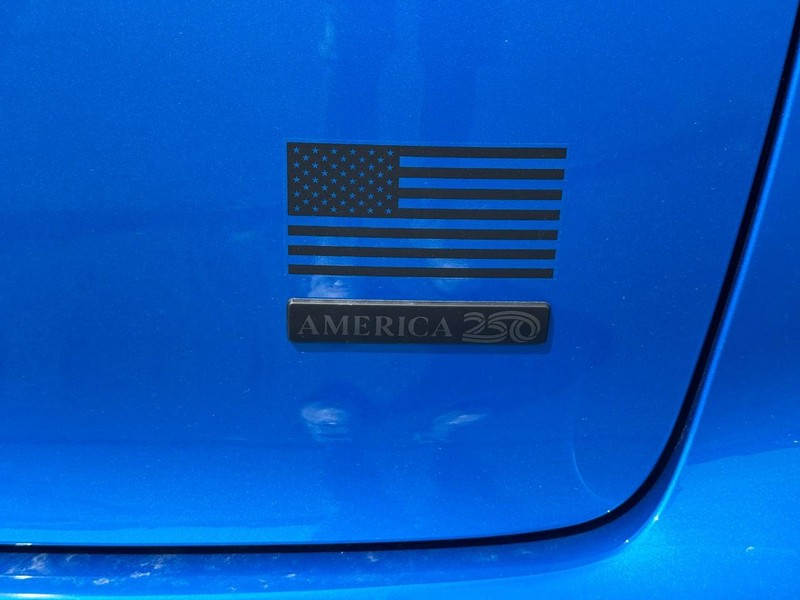 Chrysler Pacifica Vehicle Full-screen Gallery Image 5
