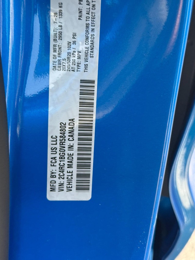Chrysler Pacifica Vehicle Full-screen Gallery Image 20