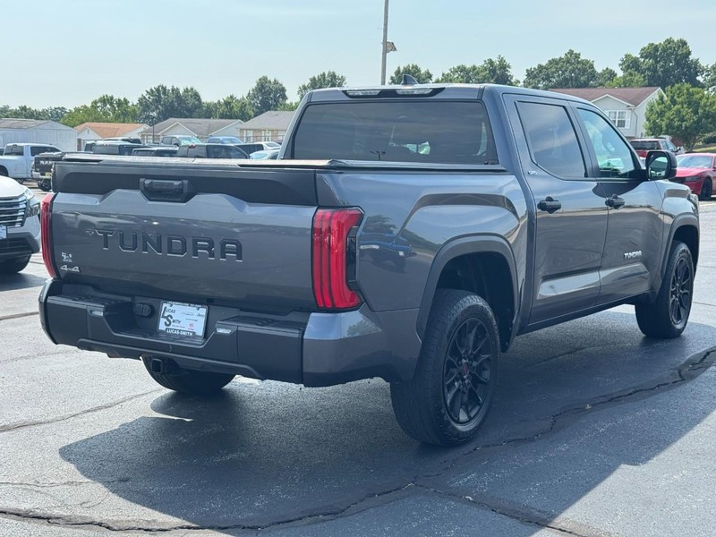 Toyota Tundra 4WD Vehicle Full-screen Gallery Image 3