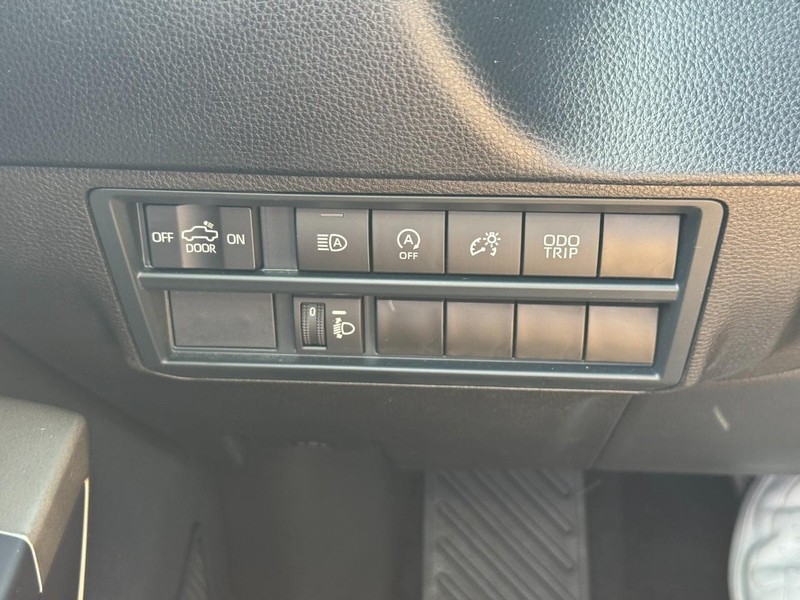 Toyota Tundra 4WD Vehicle Full-screen Gallery Image 18