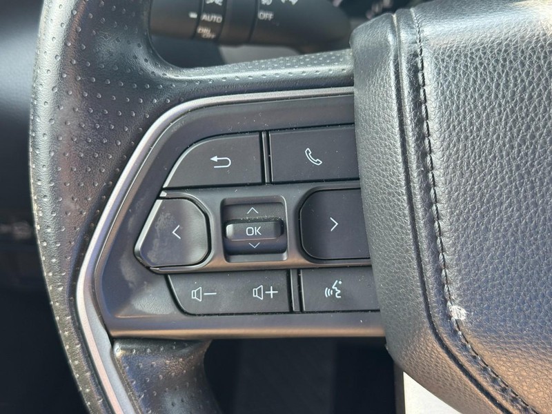 Toyota Tundra 4WD Vehicle Full-screen Gallery Image 19