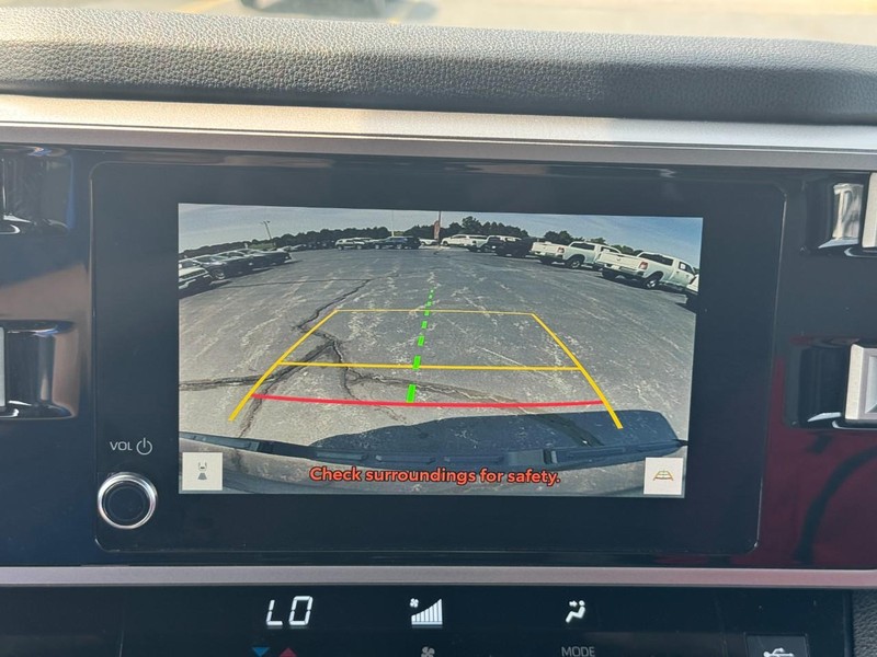 Toyota Tundra 4WD Vehicle Full-screen Gallery Image 23