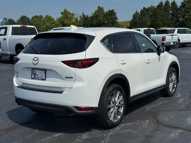 Mazda CX-5 Vehicle Full-screen Gallery Image 3