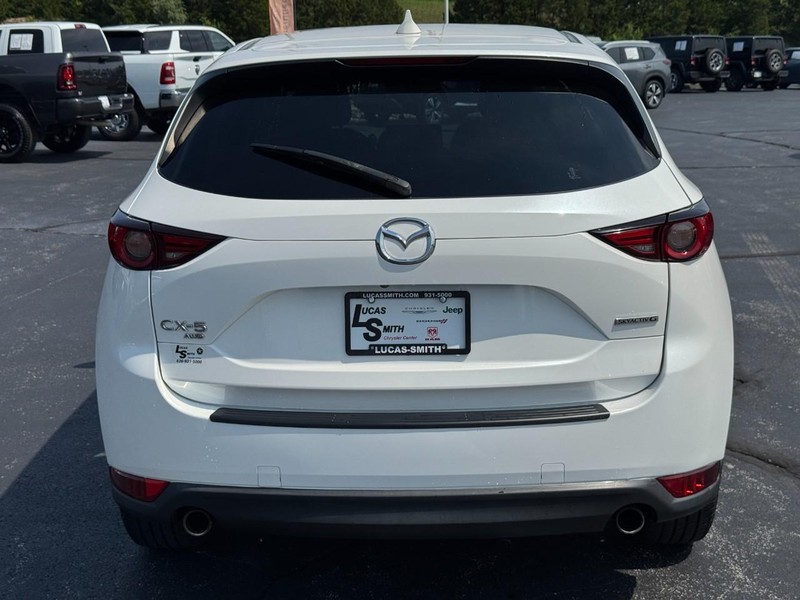 Mazda CX-5 Vehicle Full-screen Gallery Image 4