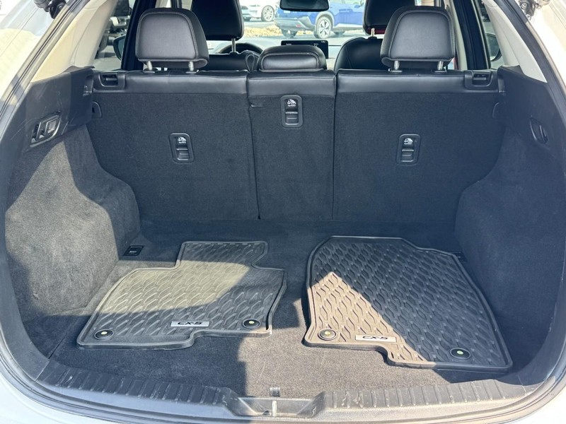 Mazda CX-5 Vehicle Full-screen Gallery Image 6