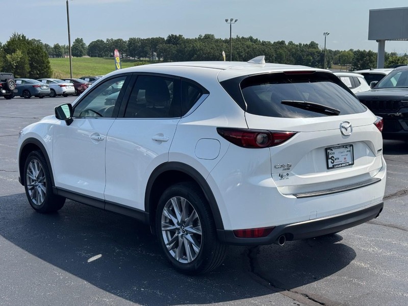 Mazda CX-5 Vehicle Full-screen Gallery Image 7