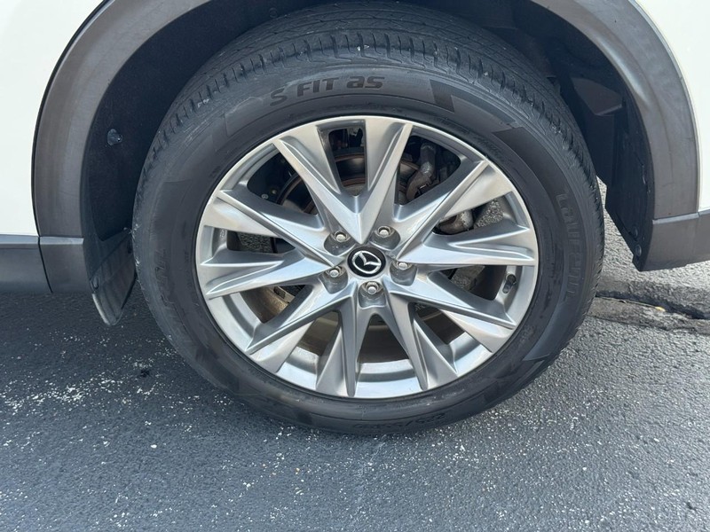Mazda CX-5 Vehicle Full-screen Gallery Image 10
