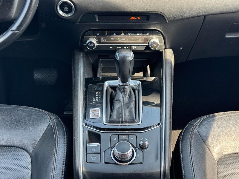 Mazda CX-5 Vehicle Full-screen Gallery Image 15