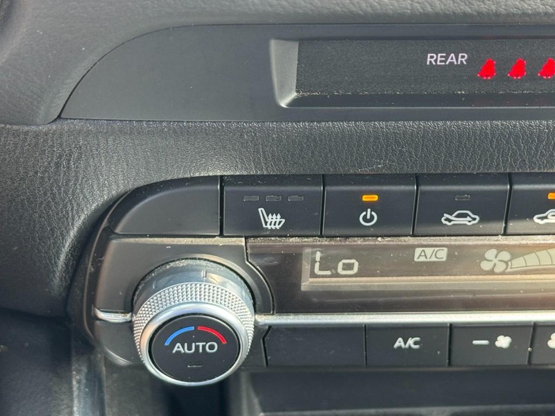 Mazda CX-5 Vehicle Full-screen Gallery Image 24