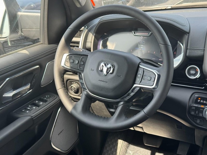 Ram 1500 Vehicle Full-screen Gallery Image 9