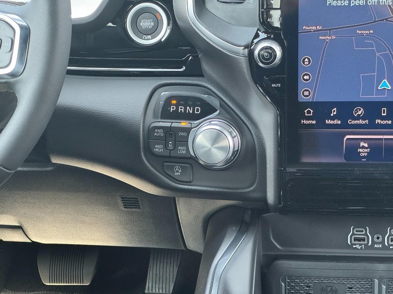 Ram 1500 Vehicle Full-screen Gallery Image 11