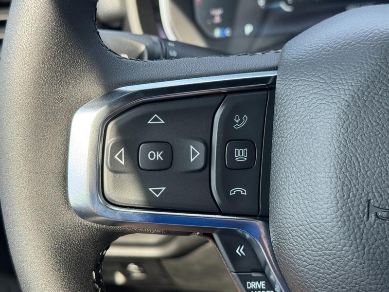 Ram 1500 Vehicle Full-screen Gallery Image 16