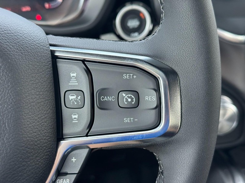 Ram 1500 Vehicle Full-screen Gallery Image 17