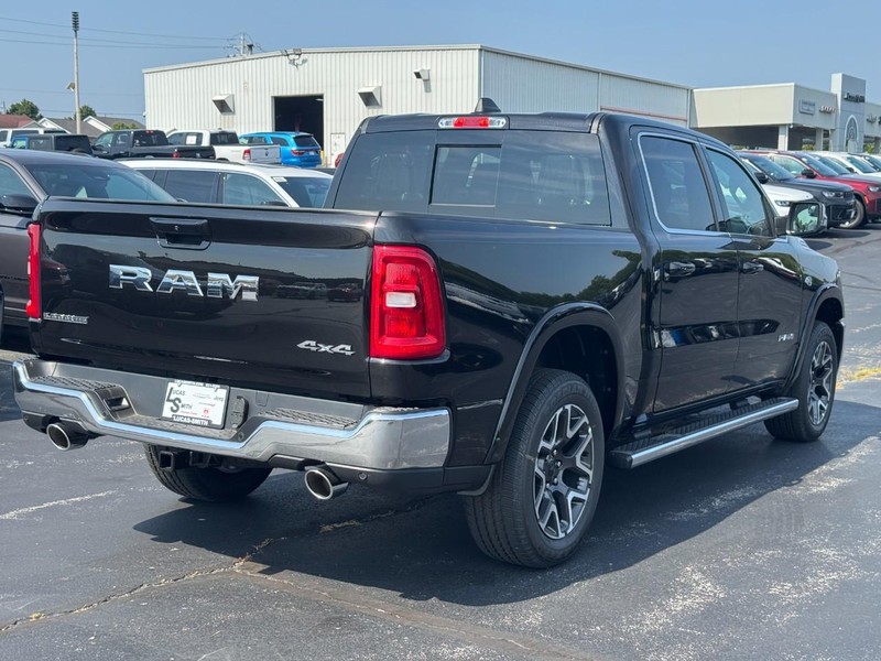 Ram 1500 Vehicle Full-screen Gallery Image 3