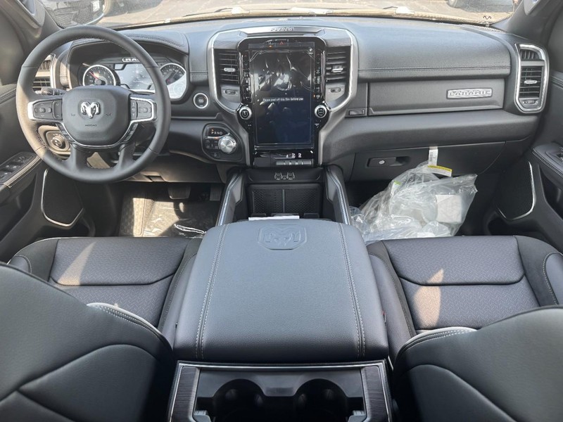 Ram 1500 Vehicle Full-screen Gallery Image 7