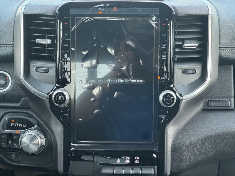 Ram 1500 Vehicle Full-screen Gallery Image 9