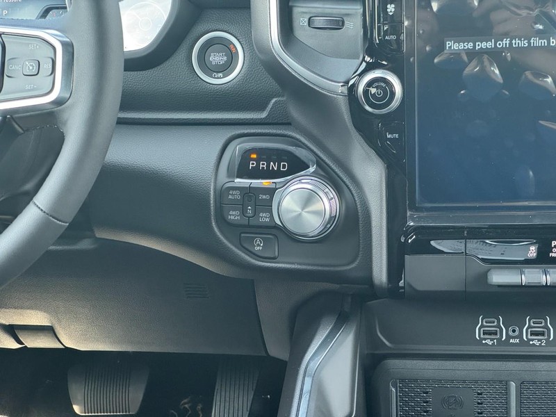 Ram 1500 Vehicle Full-screen Gallery Image 10
