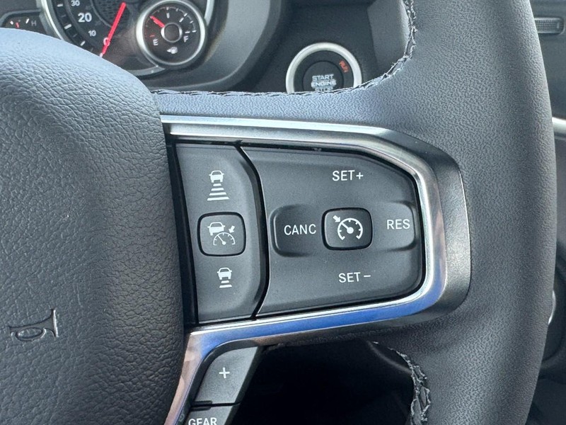 Ram 1500 Vehicle Full-screen Gallery Image 16
