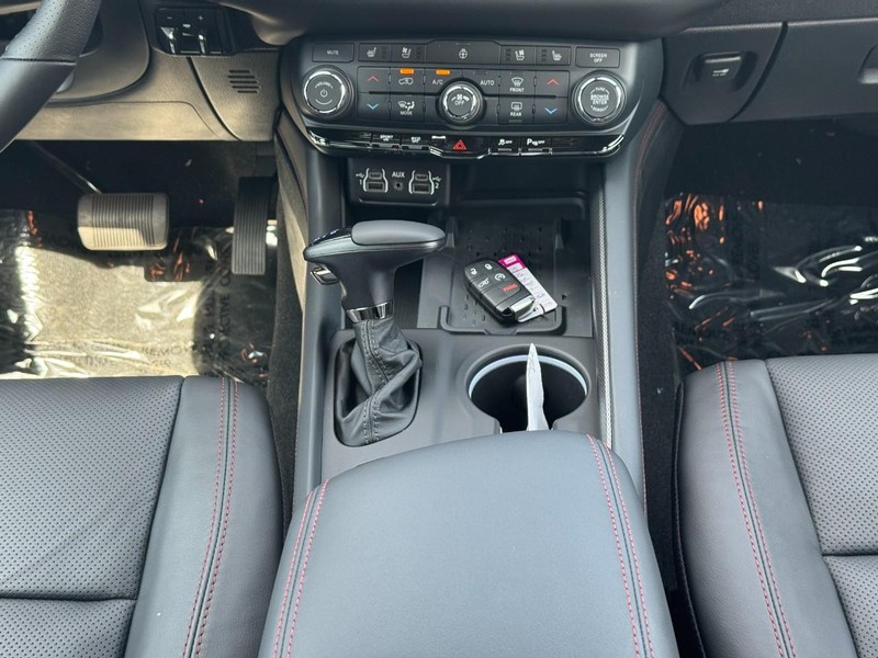 Dodge Durango Vehicle Full-screen Gallery Image 12