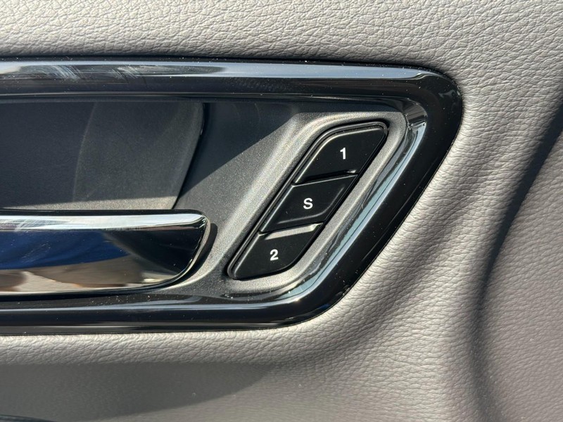 Dodge Durango Vehicle Full-screen Gallery Image 14