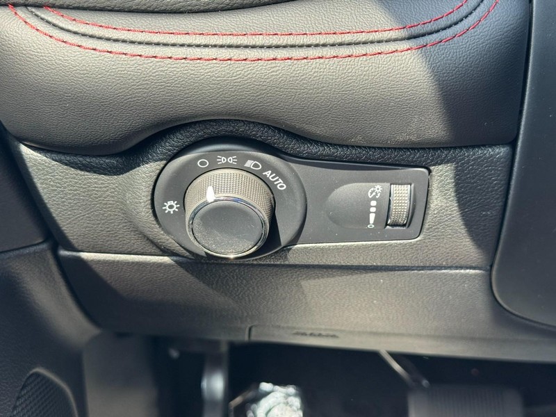 Dodge Durango Vehicle Full-screen Gallery Image 16