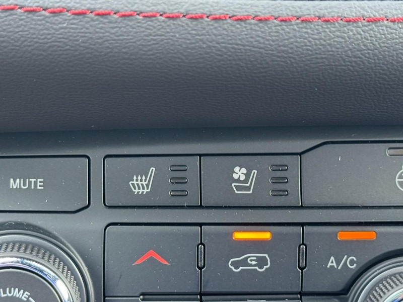 Dodge Durango Vehicle Full-screen Gallery Image 21