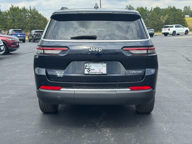 Jeep Grand Cherokee L Vehicle Full-screen Gallery Image 4