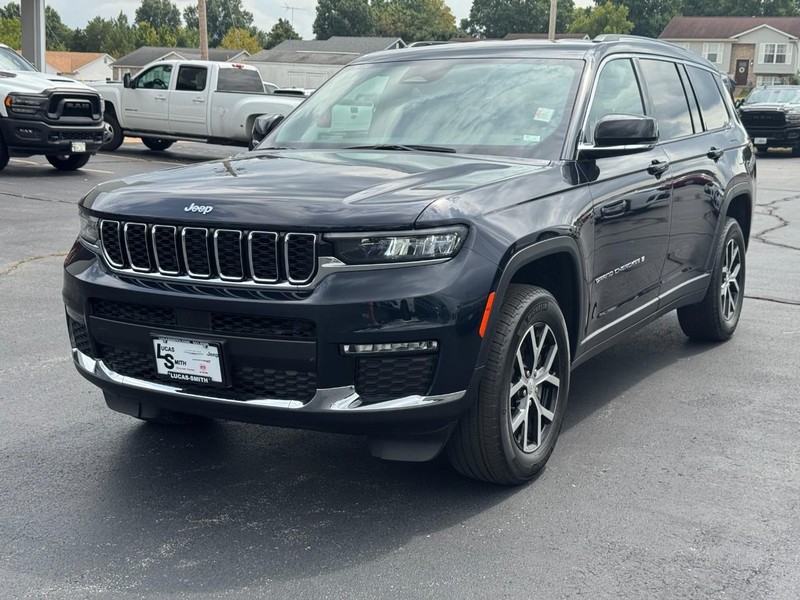 Jeep Grand Cherokee L Vehicle Full-screen Gallery Image 9