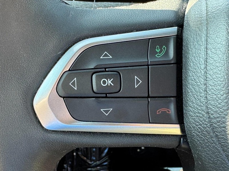 Jeep Compass Vehicle Full-screen Gallery Image 20