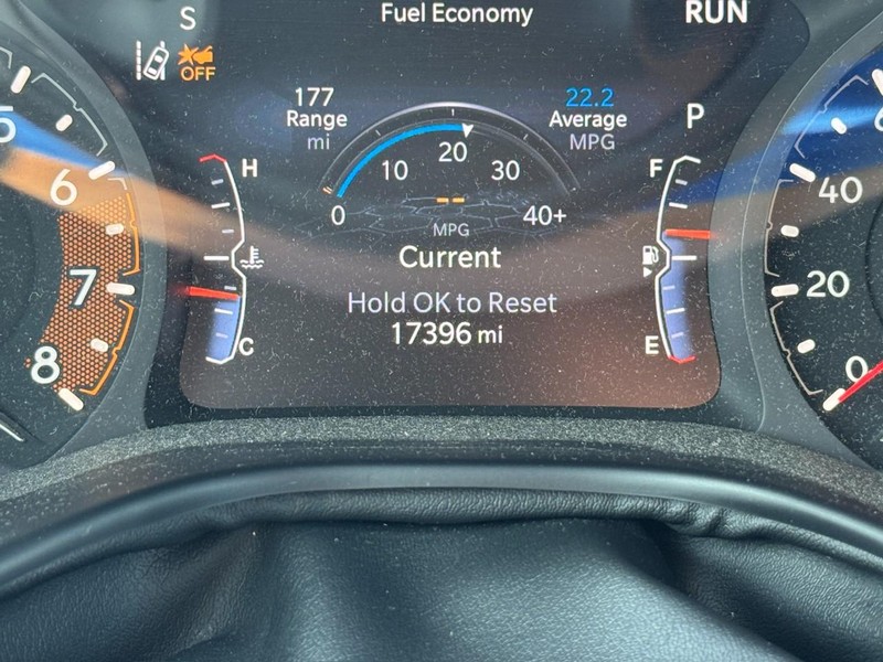 Jeep Compass Vehicle Full-screen Gallery Image 23