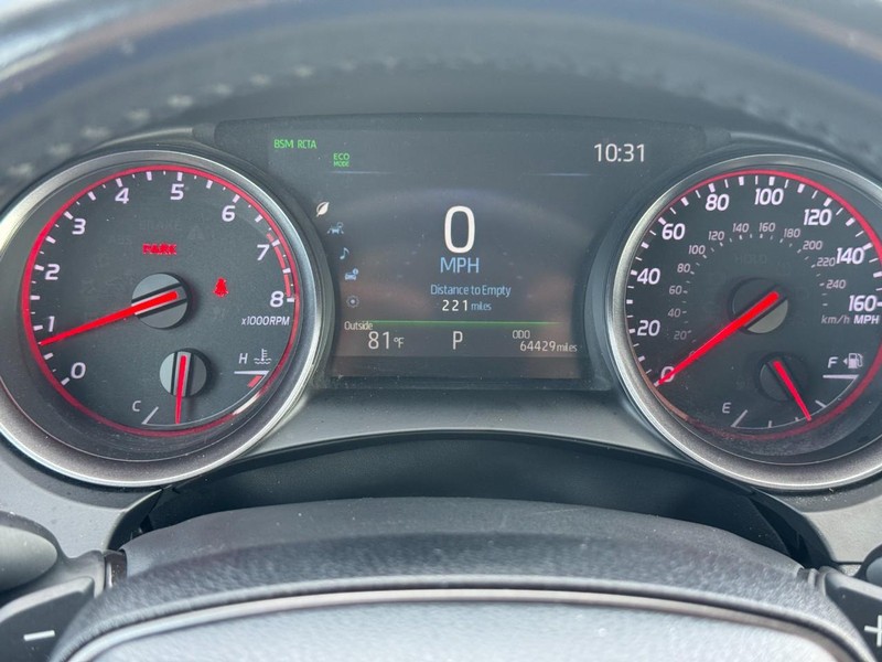 Toyota Camry Vehicle Full-screen Gallery Image 21