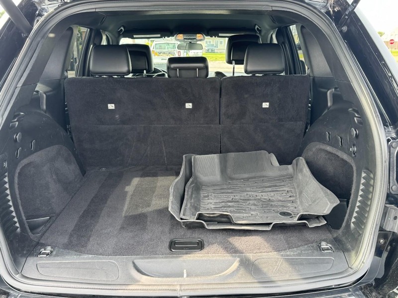 Jeep Grand Cherokee Vehicle Full-screen Gallery Image 5
