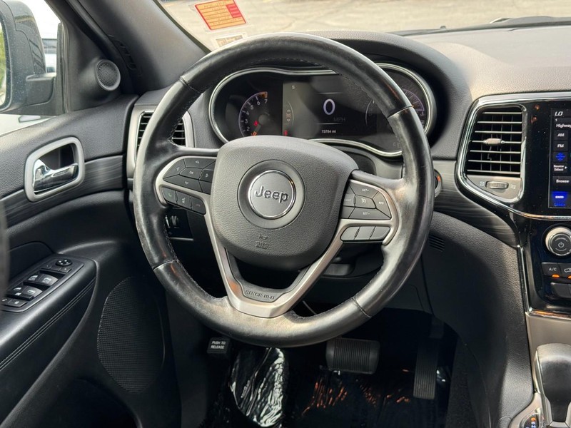 Jeep Grand Cherokee Vehicle Full-screen Gallery Image 13