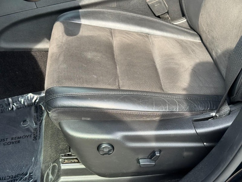 Jeep Grand Cherokee Vehicle Full-screen Gallery Image 17