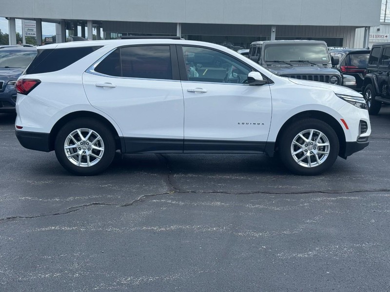 Chevrolet Equinox Vehicle Full-screen Gallery Image 02