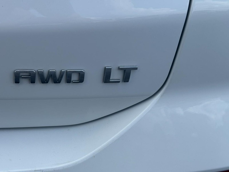 Chevrolet Equinox Vehicle Full-screen Gallery Image 05