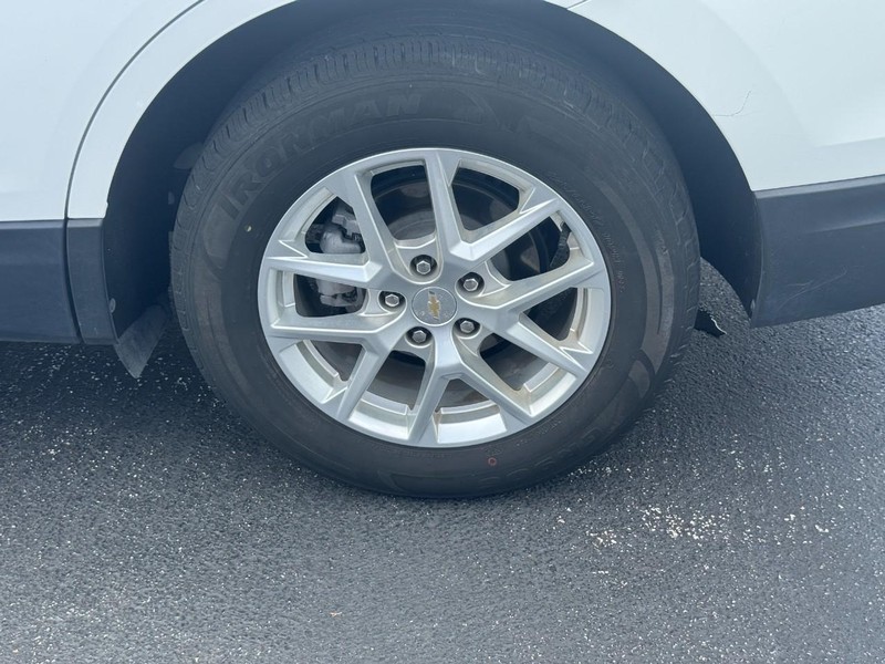 Chevrolet Equinox Vehicle Full-screen Gallery Image 08