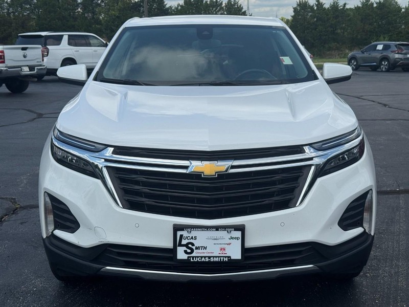 Chevrolet Equinox Vehicle Full-screen Gallery Image 10