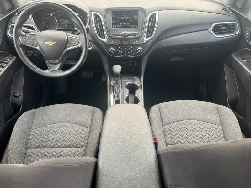 Chevrolet Equinox Vehicle Full-screen Gallery Image 13