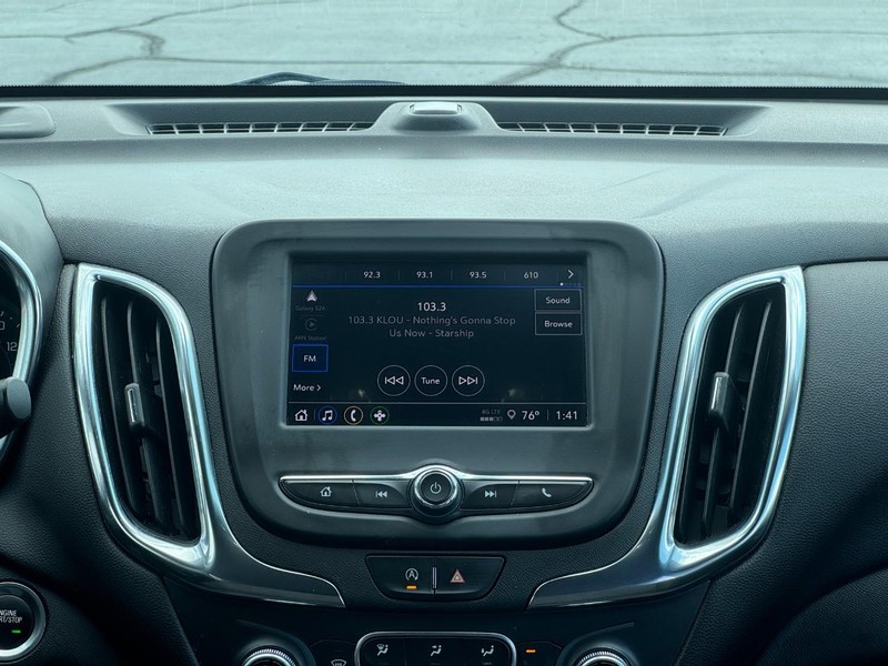 Chevrolet Equinox Vehicle Full-screen Gallery Image 15
