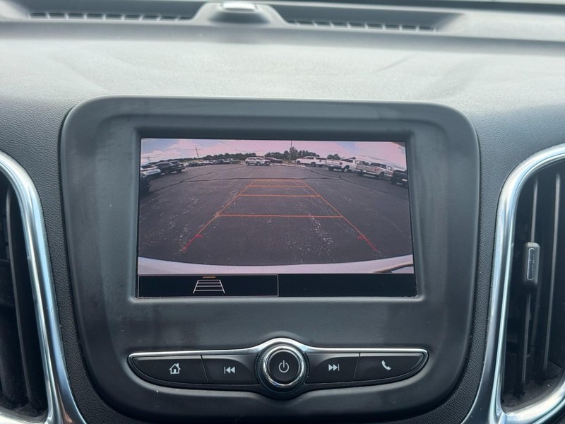Chevrolet Equinox Vehicle Full-screen Gallery Image 24