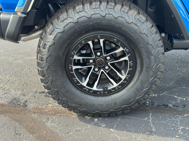 Jeep Wrangler Vehicle Full-screen Gallery Image 3