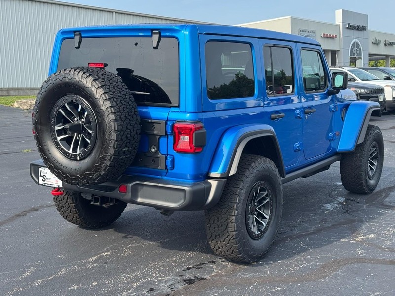 Jeep Wrangler Vehicle Full-screen Gallery Image 4